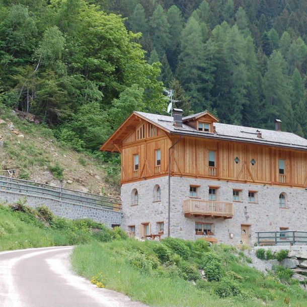 costruzione-chalet-pietra-val-di-rabbi