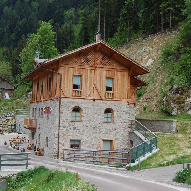 edificazione-chalet-val-di-rabbi