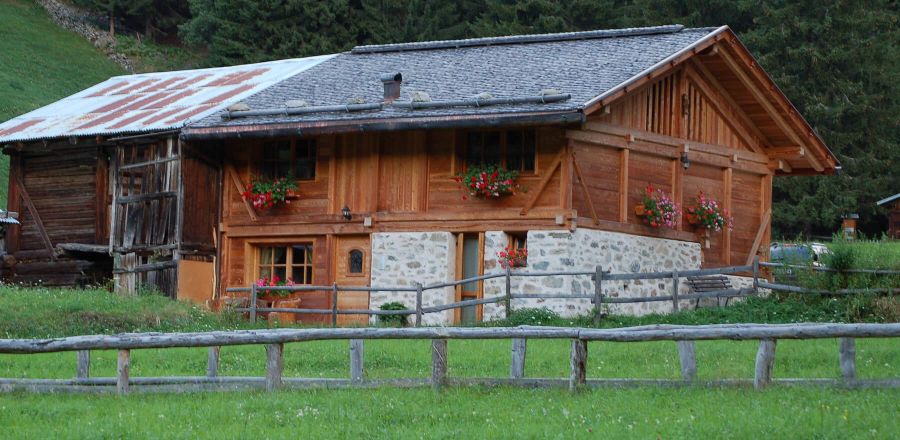 retro costruzione rifugio